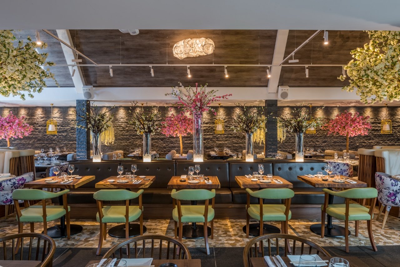 泛太平洋餐饮体验馆由汉普郡室内设计公司 STUDIOeed 设计