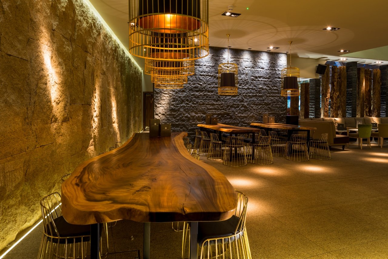 泛太平洋餐饮体验馆由汉普郡室内设计公司 STUDIOeed 设计