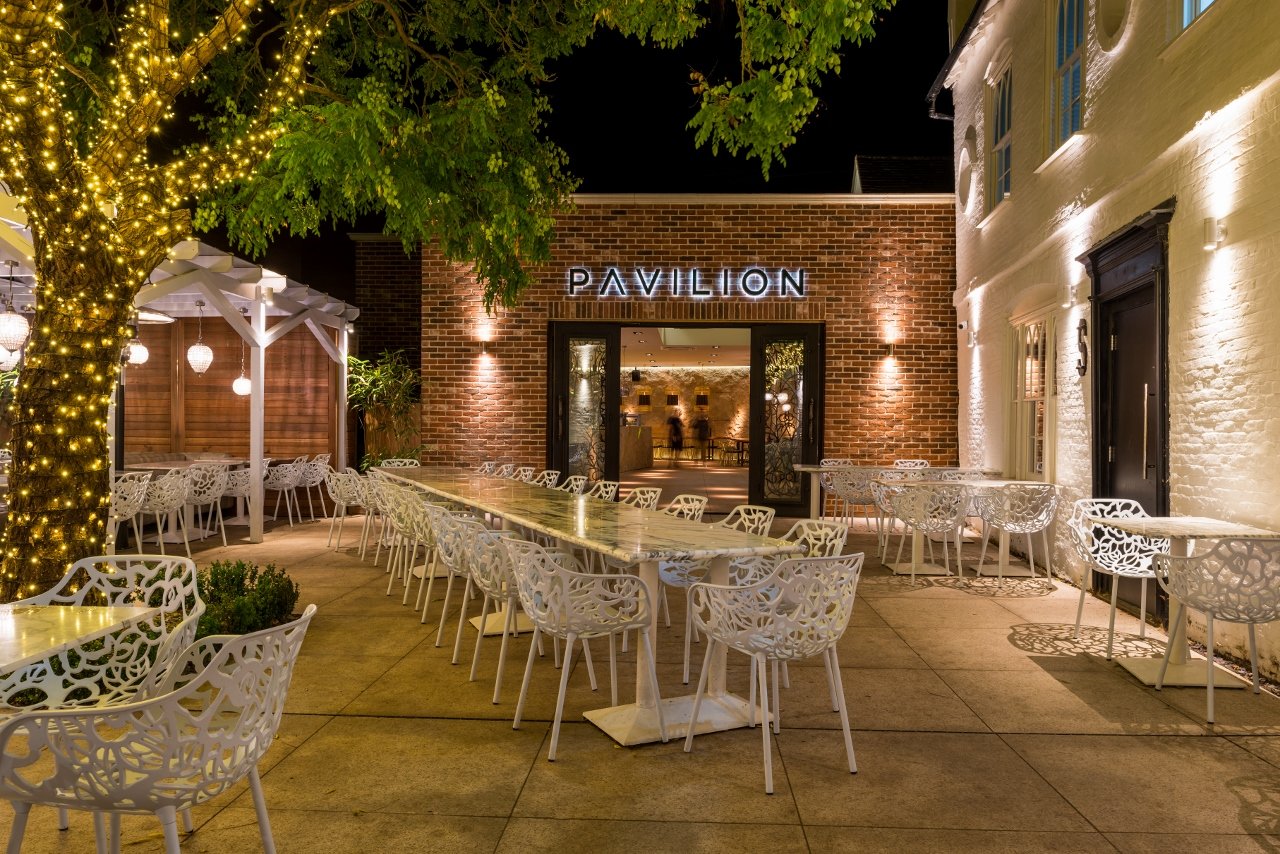 泛太平洋餐饮体验馆由汉普郡室内设计公司 STUDIOeed 设计