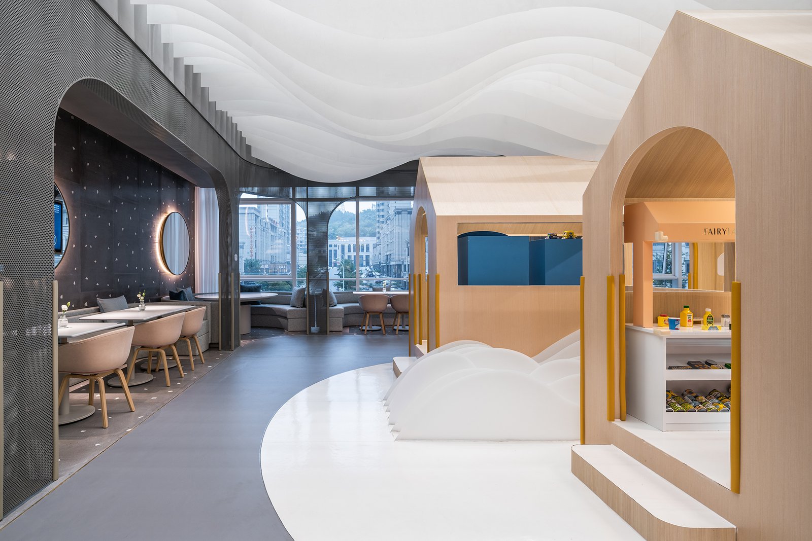 Wutopia Lab 的 Fairyland 高级儿童咖啡馆