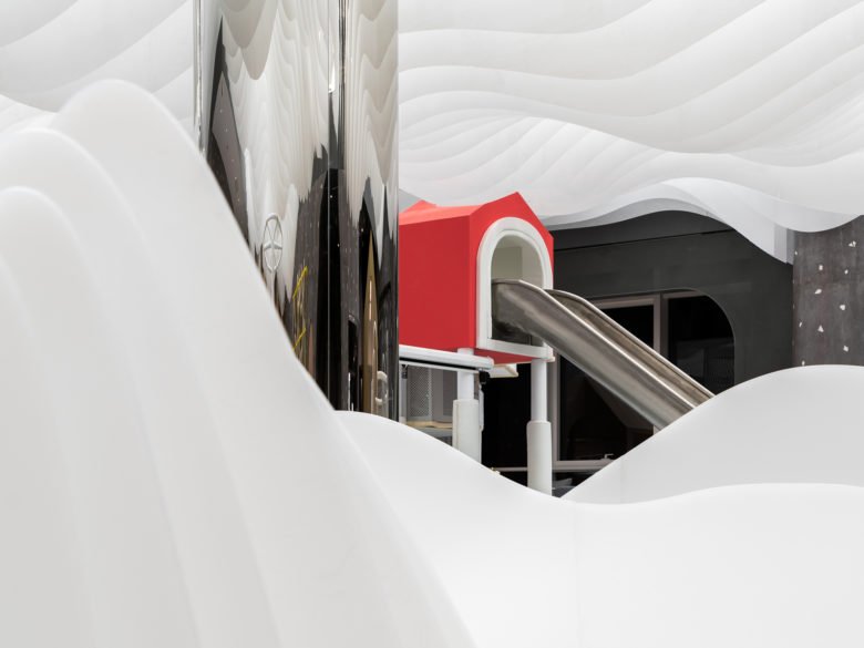 Wutopia Lab 的 Fairyland 高级儿童咖啡馆