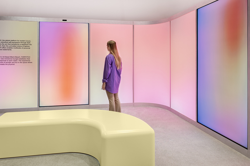 Random Studio 迈阿密巴塞尔艺术展的 Farfetch 休息室