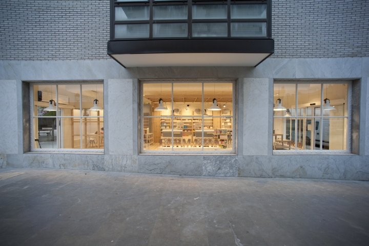 Farmacia San Pelayo by SUBE,扎鲁亚斯 – 西班牙 Farmacia San Pelayo by SUBE,扎鲁亚斯 – 西班牙