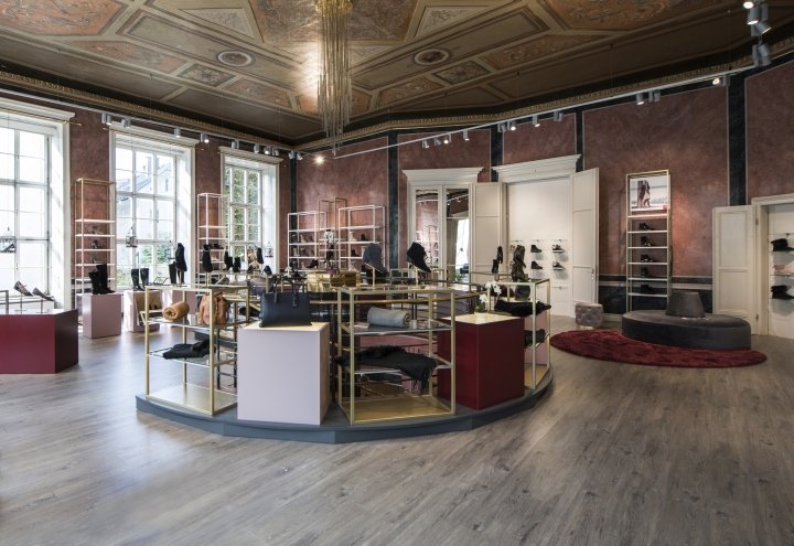 Faye by Lodenfrey by Umdasch Shopfitting，巴德伊舍 – 奥地利