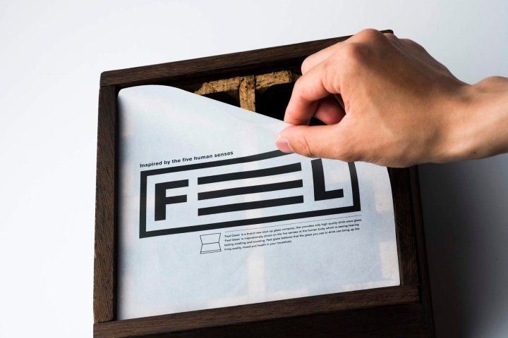 Jeff Jen 设计的 Feel Glass 包装