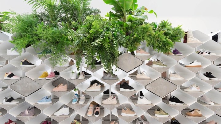 Flip Ziedses Des Plantes 在巴黎时装周举办的 Filling Pieces 展览