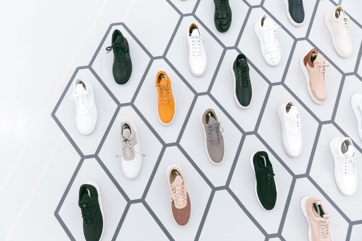 Filling Pieces 图形运动鞋陈列室，由 FLIP ZIEDSES DES PLANTES 设计，纽约市