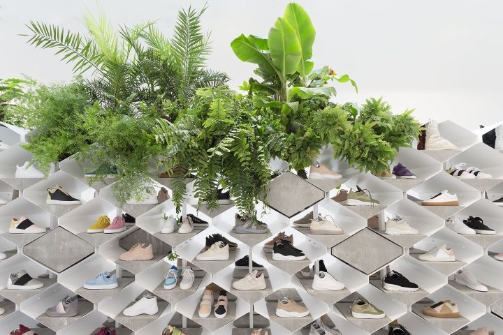 Flip Ziedses des Plantes 巴黎时装周的 Filling Pieces 展厅 Flip Ziedses des Plantes 巴黎时装周的 Filling Pieces 展厅