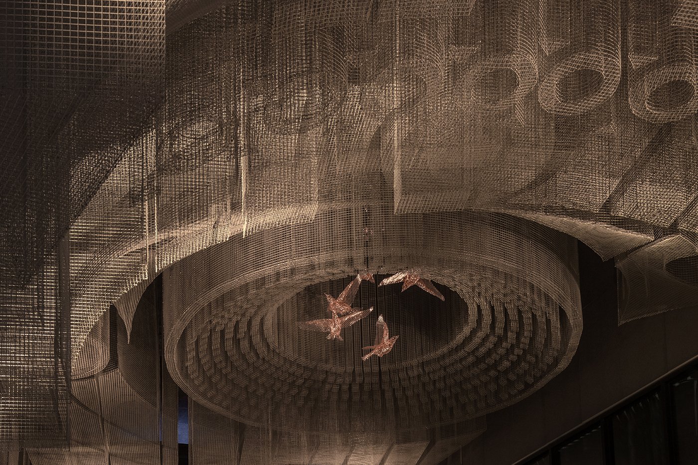 Tresoldi Studio 在 Cathédrale 餐厅的菲尔莫尔雕塑