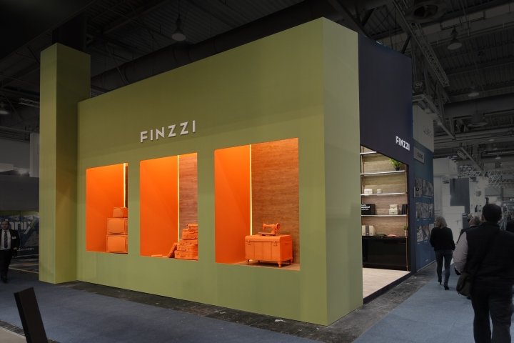 Finzzi 展位由 VXLAB 设计，在德国汉诺威 Domotex 2018 上进行品牌和设计指导