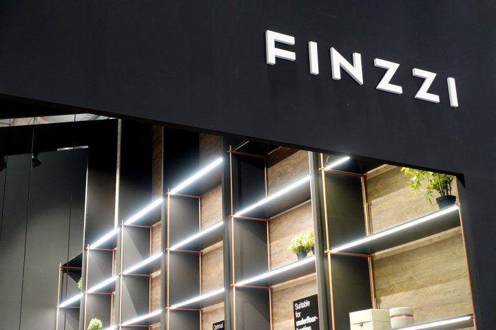 Finzzi 展位由 VXLAB 设计，在德国汉诺威 Domotex 2018 上进行品牌和设计指导
