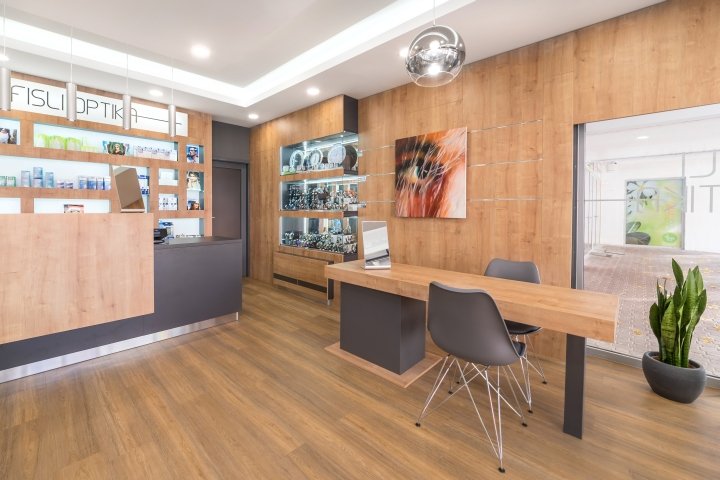 Fisli optika 由 Csiszer Design 设计，Ajka – 匈牙利