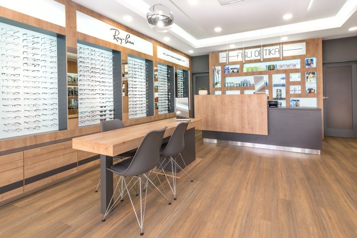 Fisli optika 由 Csiszer Design 设计，Ajka – 匈牙利