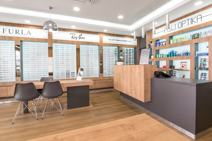 Fisli optika 由 Csiszer Design 设计，Ajka – 匈牙利
