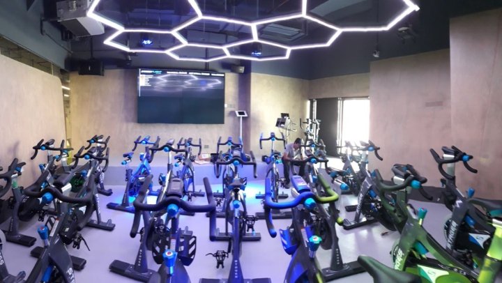 Fitness First Palladium 由 White Studio Architects 设计，印度孟买