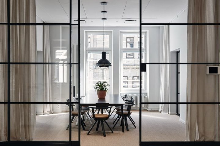 乔安娜·拉吉斯托 (Joanna Laajisto) 设计的峡湾办公室，芬兰赫尔辛基