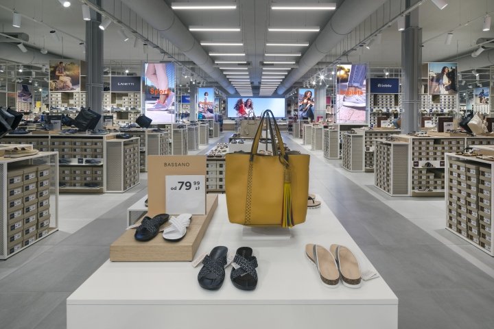 CCC 的旗舰店和全球形象，由 Dalziel & Pow 设计，位于波兰卢宾