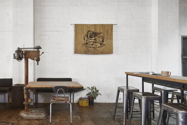 Flat Track Coffee 由 Lilianne Steckel Interior Design 设计,德克萨斯州奥斯汀 Flat Track Coffee 由 Lilianne Steckel Interior Design 设计,德克萨斯州奥斯汀