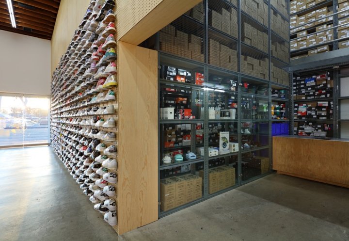 Flight Club 运动鞋店，由 Slade Architecture 设计，洛杉矶 - 加利福尼亚州