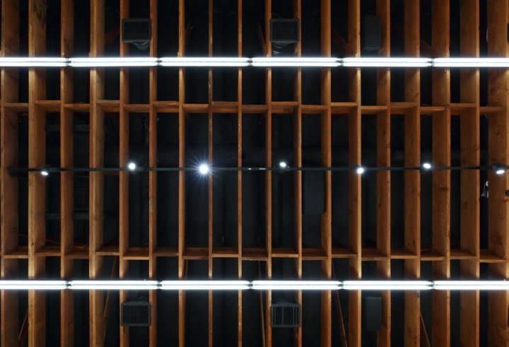 Flight Club 运动鞋店，由 Slade Architecture 设计，洛杉矶 - 加利福尼亚州