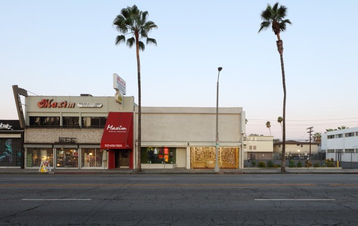 Flight Club 运动鞋店，由 Slade Architecture 设计，洛杉矶 - 加利福尼亚州