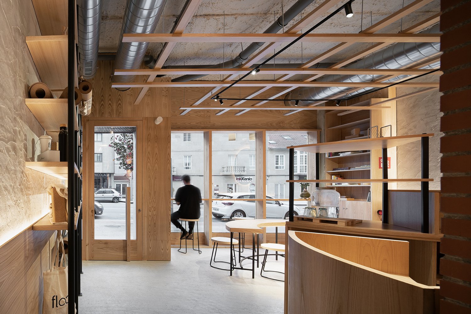 Nan Arquitectos 的 Flow Yoga 和运动工作室