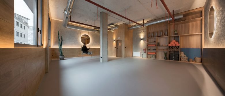 Nan Arquitectos 的 Flow Yoga 和运动工作室