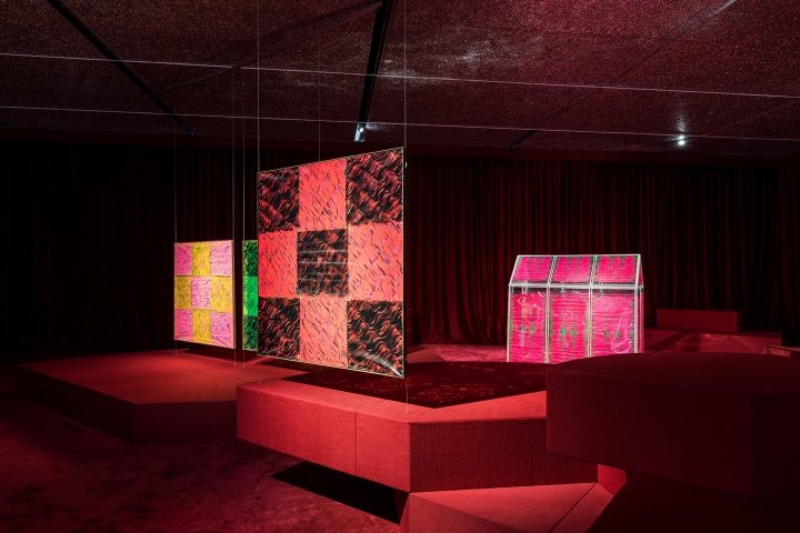 普拉达基金会多媒体展览，意大利米兰