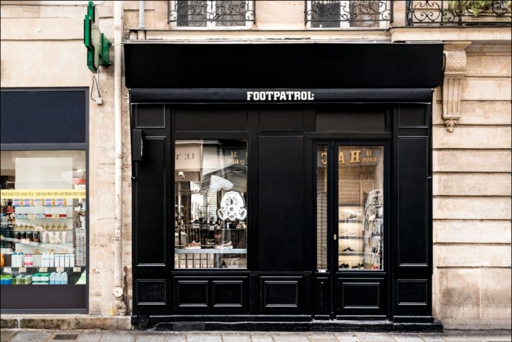 Counterfeit Studio 设计的 Footpatrol 商店，法国巴黎