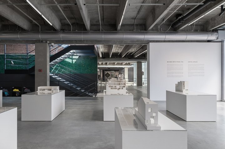 大卫·阿贾耶 (David Adjaye) 在俄罗斯莫斯科车库博物馆举办的“形式、重量、材料”展览 大卫·阿贾耶 (David Adjaye) 在俄罗斯莫斯科车库博物馆举办的“形式、重量、材料”展览