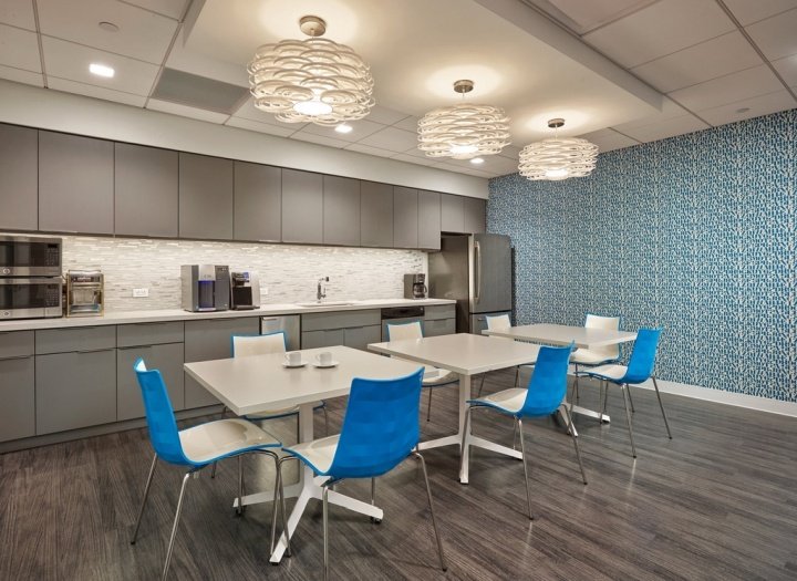 弗朗西斯·考夫曼 (Francis Cauffman) 设计的福克斯·罗斯柴尔德 (Fox Rothschild) 办公室，佛罗里达州迈阿密