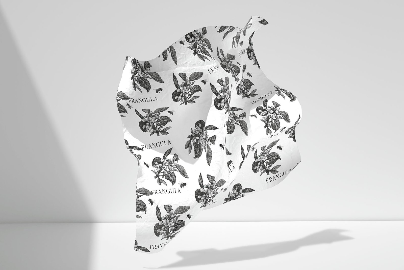 Frangula 蜂蜜，作者：Firuz Kurbonzodski