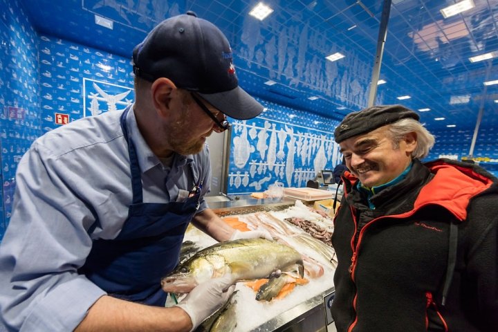 FrischeParadies 商店由 ROBERTNEUN ARCHITEKTEN 设计，斯图加特 – 德国