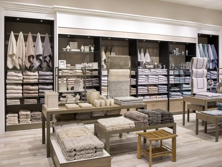 FRCH 的 Frontgate 旗舰店，德克萨斯州普莱诺