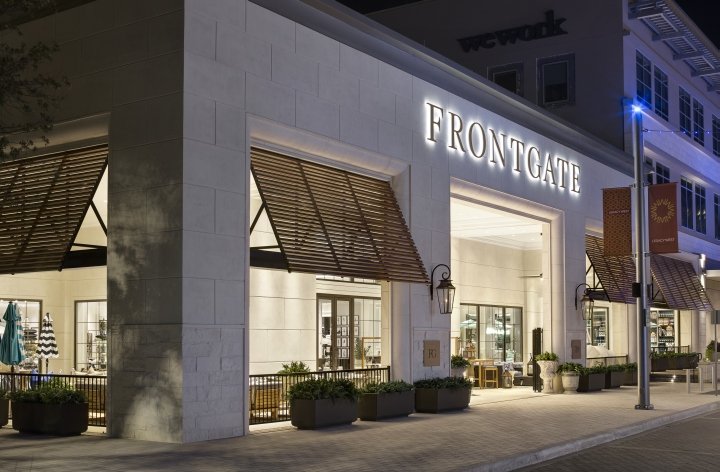 FRCH 的 Frontgate 旗舰店，德克萨斯州普莱诺
