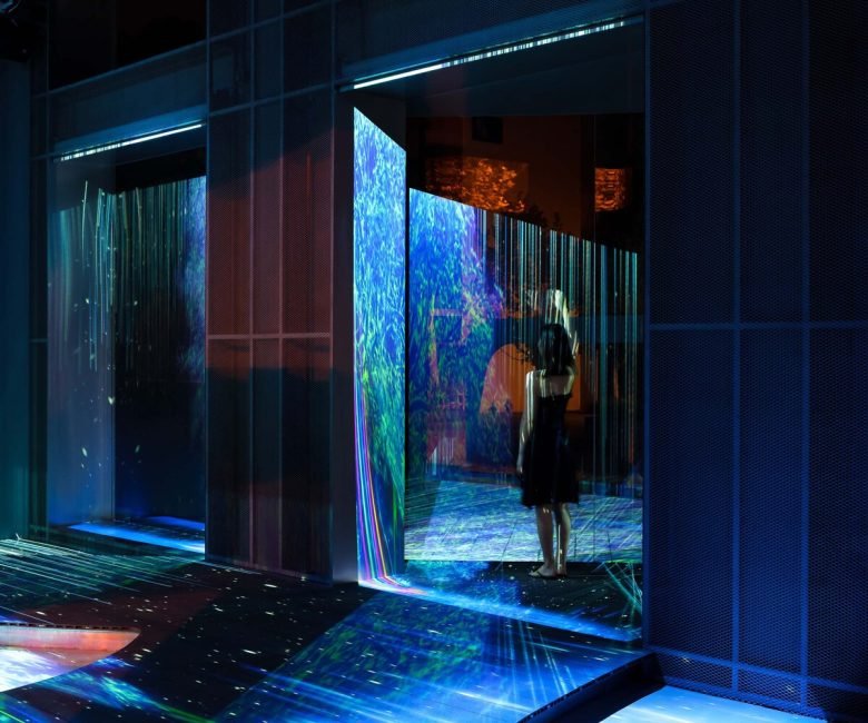 未来棱镜，CATS 透明沉浸式艺术建筑