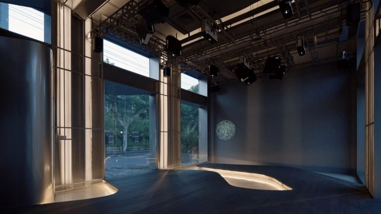 未来棱镜，CATS 透明沉浸式艺术建筑