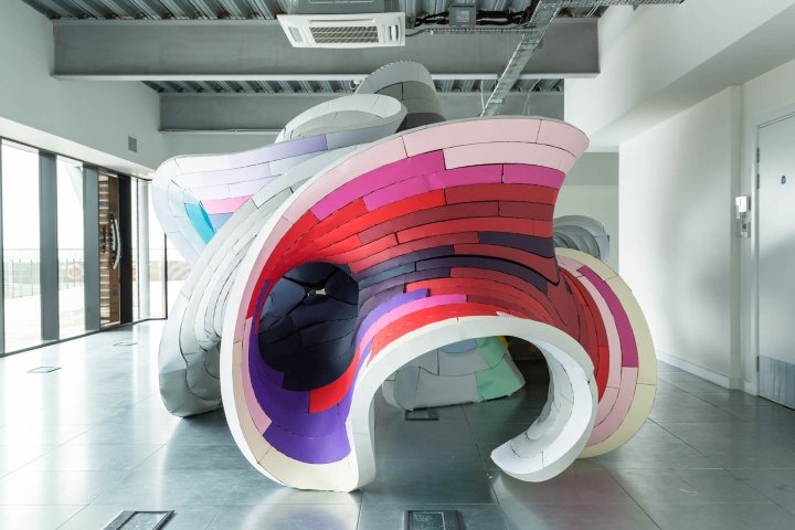 G. F 史密斯纸城展览，由多位艺术家举办，赫尔河畔金斯顿 – 英国