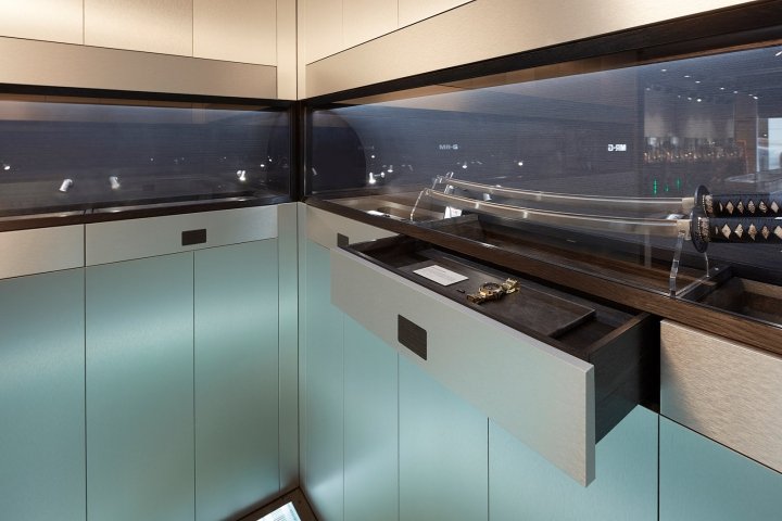 Double Retail 的 G-Shock 旗舰店，英国伦敦