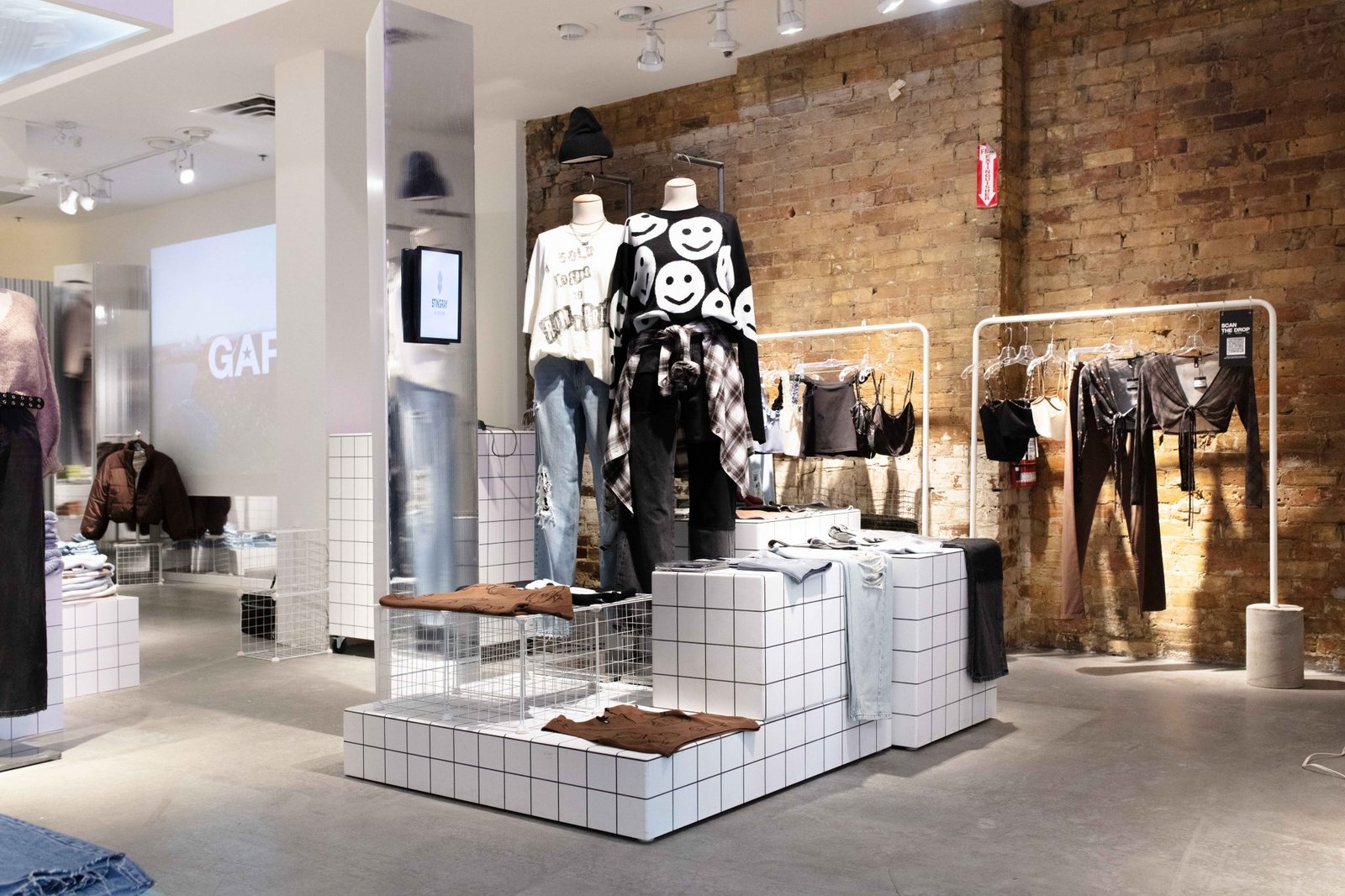 车库相连的快闪店