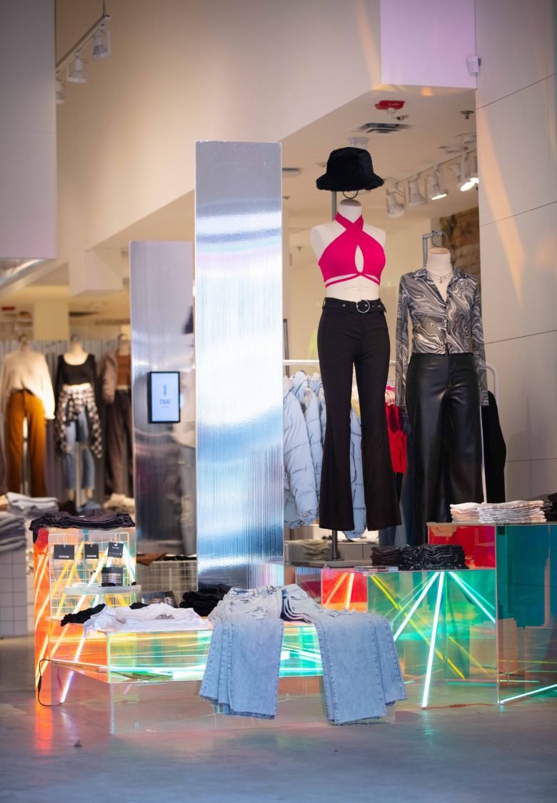 车库相连的快闪店