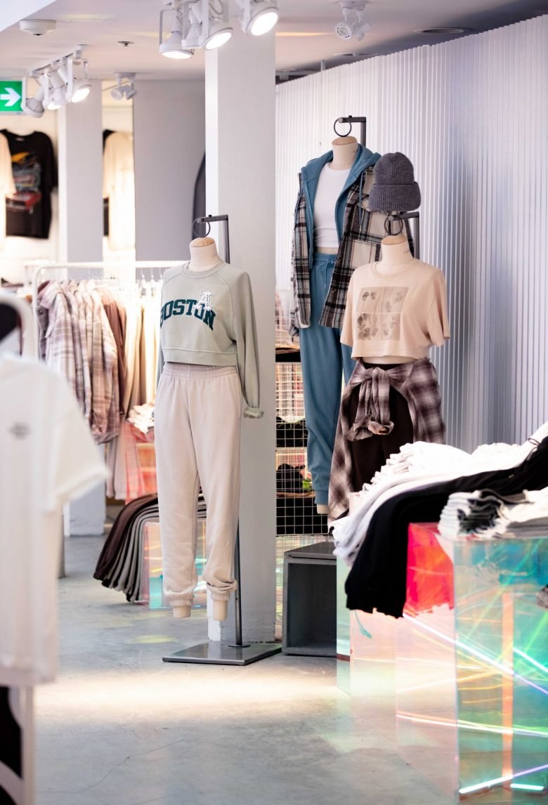 车库相连的快闪店