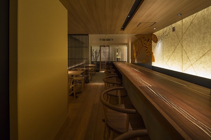 GOH NO TORA restaurant by Nishiyama Tohru design office, Kyoto – Japan
