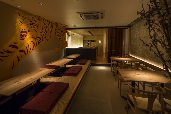 GOH NO TORA restaurant by Nishiyama Tohru design office, Kyoto – Japan