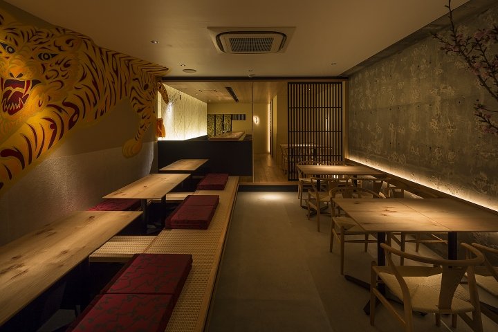 GOH NO TORA restaurant by Nishiyama Tohru design office, Kyoto – Japan