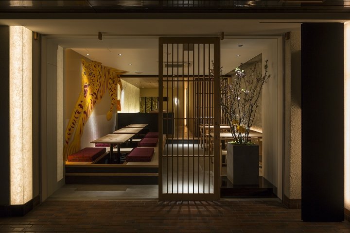 GOH NO TORA restaurant by Nishiyama Tohru design office, Kyoto – Japan