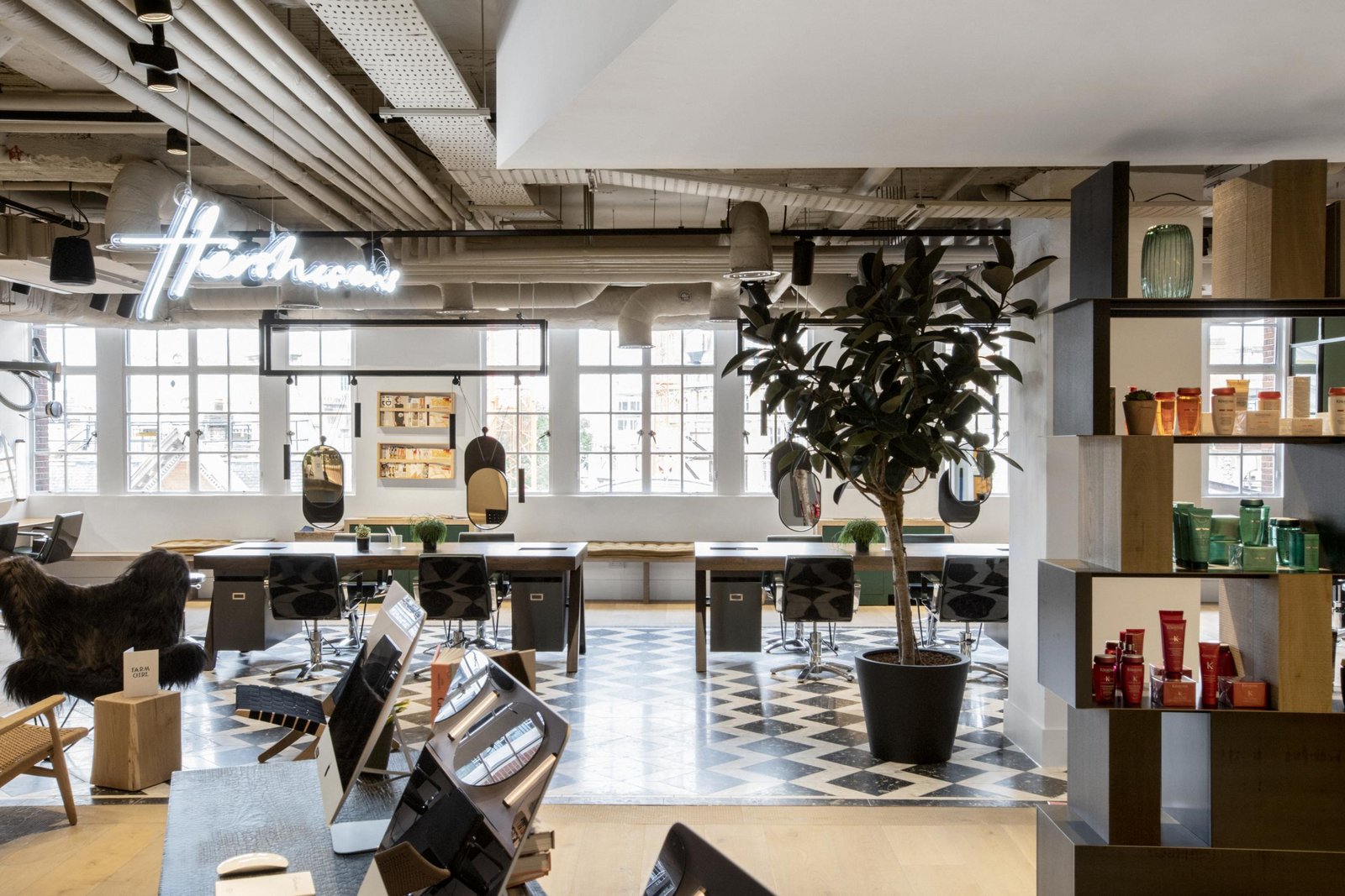 赫希森哈维尼科尔斯