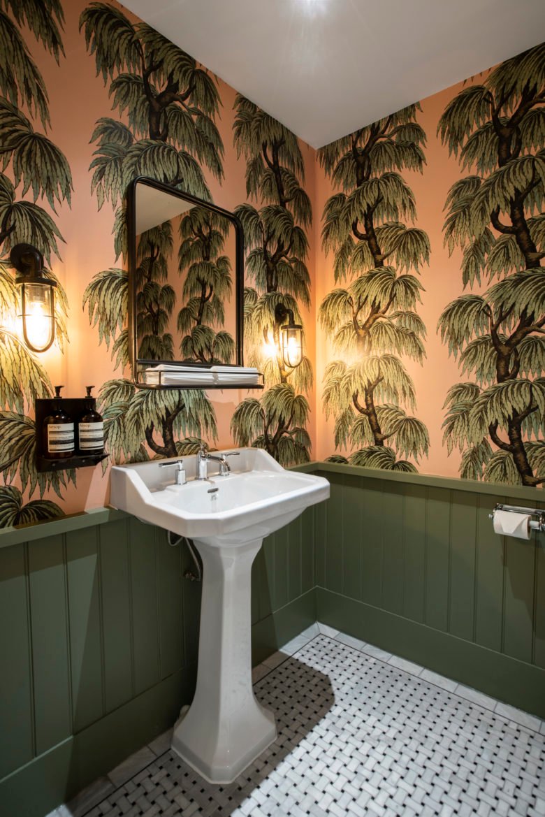 赫希森哈维尼科尔斯