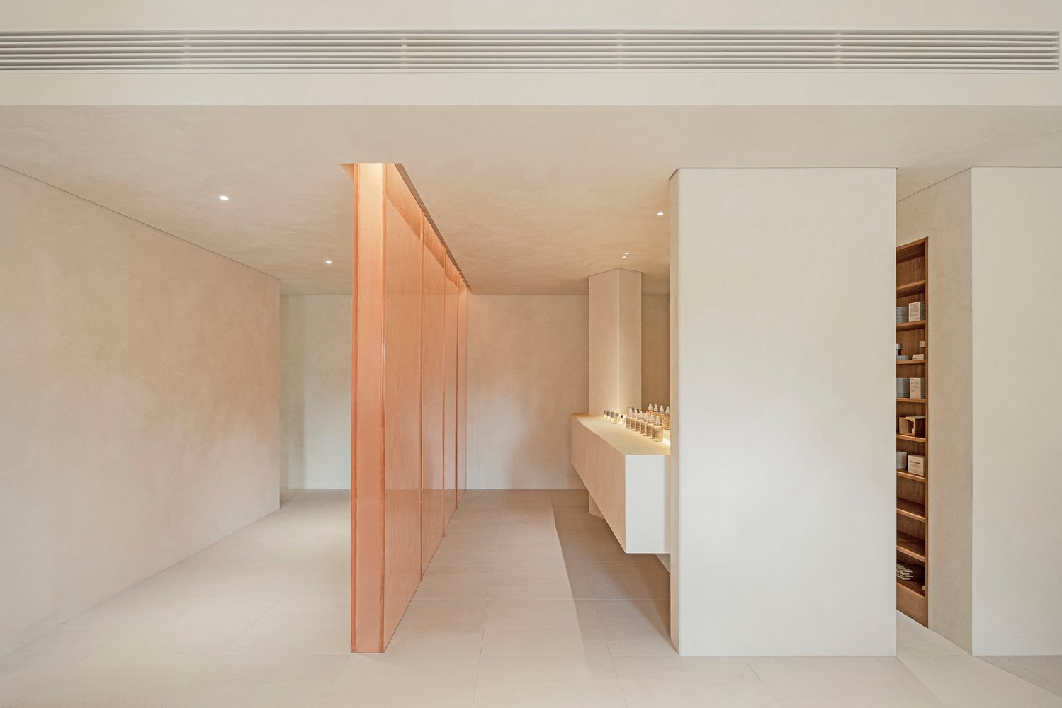 Studio Motif 设计的 GRANHAND 商店