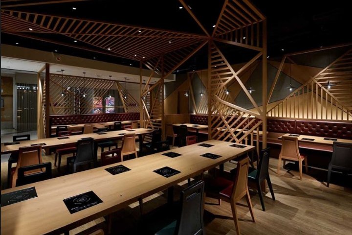 香港 STUDIO C8 的牛八 /GYUHACHI 餐厅 香港 STUDIO C8 的牛八 /GYUHACHI 餐厅